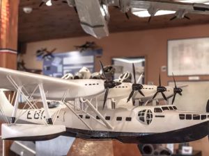 Maqueta de la aeronaval francesa