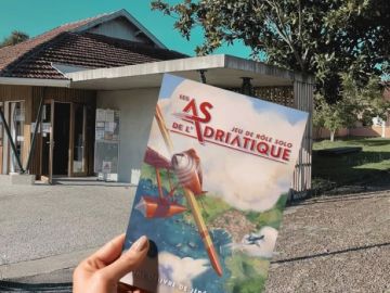 [Sortie du jeu – Les As de l’Adriatique🎲✨] 

Le jeu de rôle solo Les As de l'Adriatique signé Jérôme Mioso vous fait voyager dans le temps, à l'époque où...